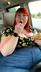 426645165_stream-started-at-10-12-2022-06-35-pm-stuffing-my-fat-face_0.mp4