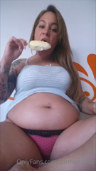 255016347_06-30-16-carmen-eats-a-magnum-white-that-s-her-favorit_0.m4v