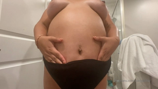 624981323_more-gifs-because-my-belly-swollen-is-just_1.mp4