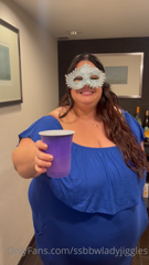 383036342_last-night-was-amazing-we-had-a-fun-pre-party-in-a-large-ho_3.m4v