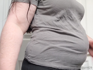 556124519_i-m-so-used-to-wearing-low-rise-jeans-that-when-i-actually-w_0.mp4