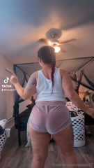 booski27_What_would_you_do_to_see_it_with_no_shorts_on🤪💸_4097622552.mp4
