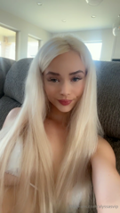 1236793387_who-s-online-the-first-fan-to-tip-me-20-gets-2000_0.mp4