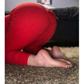 itsjemmajane_Watch_what_I_do_in_my_new_Christmas_pjs_❤️🎄🤭🎁🥰💋_2726607710.jpeg