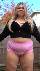 1474985643_which-is-your-favorite-pink-strawberries-or-cheetah-shorts_17.mp4