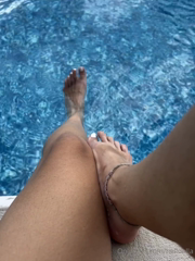 1886414072_the-way-white-nail-polish-makes-my-feet-look-ten-times-sexie_4.mp4