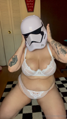 1084313045_taking-off-a-helmet-and-making-it-sexy-cute-is-way-harder_1.mp4