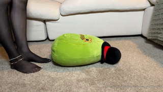 1157733764_sorry-i-just-needed-to-use-your-face-for-a-bit-hope-you-do_0.mp4