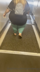 214000809_heading-to-chicago-watch-me-waddle-to-the-plan-if-you-want_0.m4v