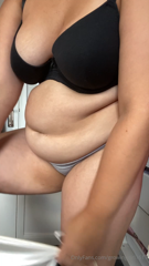 744042061_as-requested-trying-on-some-old-dresses-with-my-fat-belly_0.m4v
