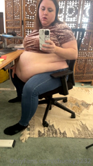 526244654_how-do-i-get-anything-done-when-im-looking-so-plump-it_5.m4v