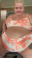 352247914_my-massive-belly-makes-me-so-happy-i-love-watching-it-jiggl_3.m4v