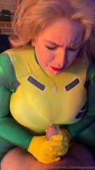 1062054678_can-we-talk-about-this-cumshot-though_0.mp4