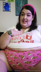 1203627613_a-wendy-s-stuffing-how-much-do-you-think-i-can-eat_7.mp4