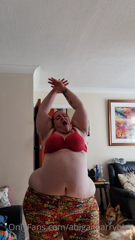 156043270_i-yawn-and-stretch-luxuriously-in-the-morning-i-sometimes-m_0.m4v