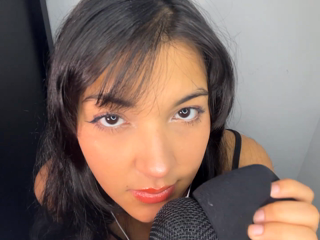 Mic Rubbing and Mouth Sounds [ASMR].mp4