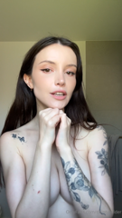1824849755_i-keep-getting-messages-saying-that-my-skin-looks-so-good-la_0.mp4