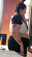 405376785_i-am-a-very-pretentious-obese-woman-although-i-stay-at-home_0.mp4