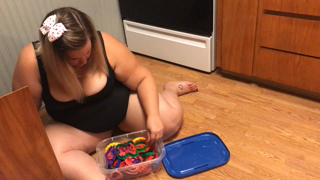 12262630_08-31-18-video-of-me-digging-in-the-kitchen-drawers-like-a_0.mp4