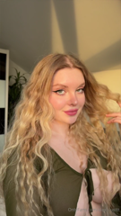 964519098_i-love-when-the-setting-sun-illuminates-my-room-at-such-mom_0.mp4