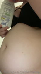 702266503_i-felt-super-horny-when-i-recorded-this-olive-massage-in-a-t_3.mp4