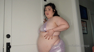 1068434275_making-you-fat-like-me-i-m-fat-and-hot-and-honestly-i-thi_0.mp4