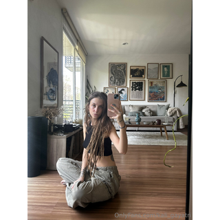 luckiest mirror in the world 🌚_1_a56b.jpg