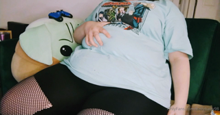 254927509_you-walk-in-on-your-girlfriend-gaming-all-she-does-is-sit-a_1.m4v