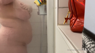 202789365_look-at-all-that-faboulos-flab-o-super-tame-shower-video-b_0.m4v