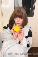 572300086_trying-out-my-new-peach-vibrator-from-pink-punch-it-made-me_0.m4v