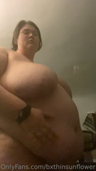 447150012_hi-welcome-to-hooters-ill-be-your-waitress-tonight_4.mp4