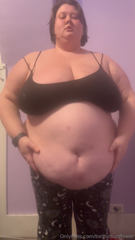 805156234_getting-fatter-every-dayyy_3.mp4