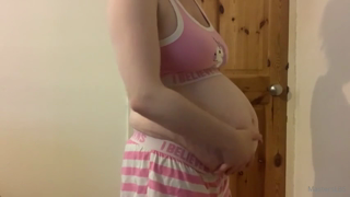 352239597_14-week-pregnant-measurement-video-do-you-think-ive-grown_0.m4v