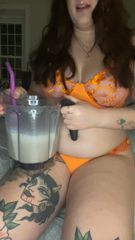 493656477_streamed-in-this-cute-new-set-did-a-weight-gain-shake-and_0.mp4