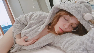 114626500_i-love-to-feel-my-fluffy-pijamas-in-my-naked-skin-so-soo_1.m4v