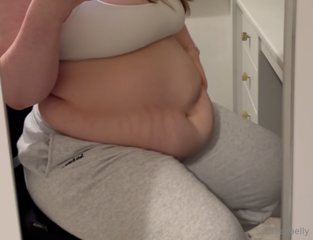 1965635465_who-wants-to-come-rub-my-belly-after-a-huge-meal_0.mp4
