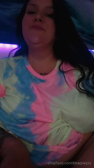1588201471_live-video-smoking-chatting-and-showing-my-fatness_0.mp4