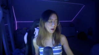 [Tiptoe] Reads chat mommy milker print.mp4