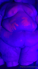 878068317_the-way-the-neon-paint-drips-off-of-my-belly_0.m4v