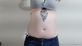 537573227_old-shirt-try-on-i-can-t-believe-how-small-these-are-on-me_0.mp4