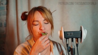 [2026-04-17] 🔥 Do you want me to relax you Hot licking strawberries and ears with @VallyWhisper 🍓💦 (16 min 11s).mp4