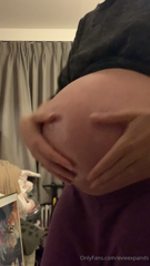 740737739_just-my-nightly-routine-of-oiling-up-my-belly-the-roundness_0.m4v