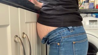 329015761_watch-me-wash-the-dishes-with-my-growing-bump-out-on-display_0.m4v