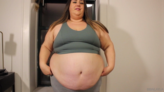 1530653945_last-night-chugging-that-huge-heavy-blender-of-weight-gain-s_0.mp4