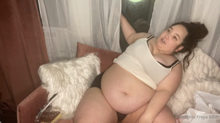 159782997_massive-nude-fast-food-stuffing-masturbation-i-ve-had-th_0.mp4