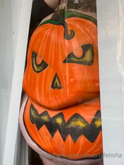 410685491_all-the-pumpkin-extras-screen-grabs-photos-clips-and-g_13.m4v