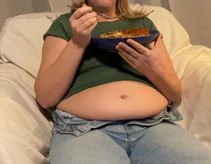 964911850_all-day-stuffing-lunch-and-dinner-i-started-to-feel-real_2.mp4