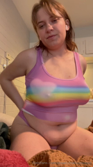 1314362625_lil-fat-chat-and-playing-with-my-softness-3_0.mp4