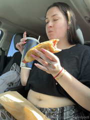 1015975980_i-cant-get-enough-of-these-hotdogs_0.mp4