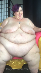 240439258_your-fat-queen-wants-to-squash-and-smother-you-under-this-en_0.m4v